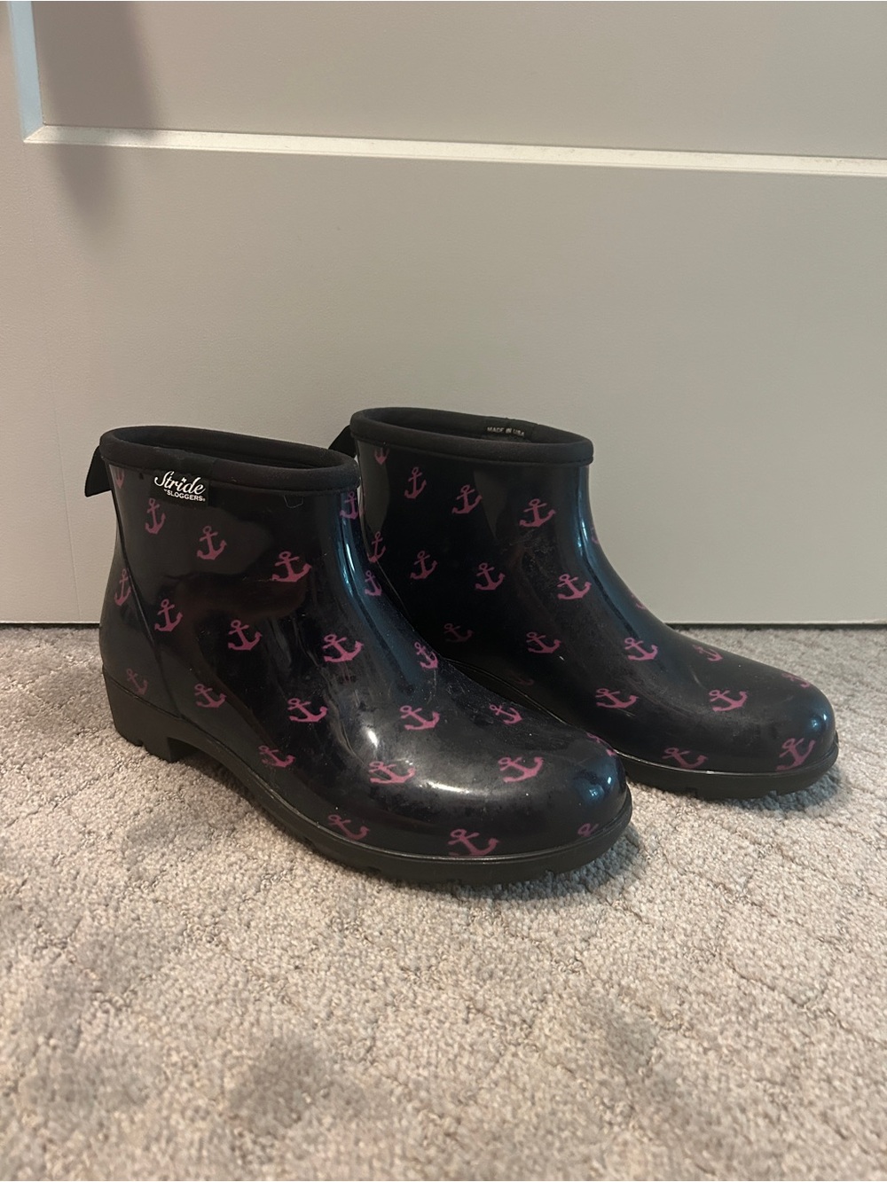 Stride Rite Black Ankle Rain Boots with Pink Anchor Pattern
